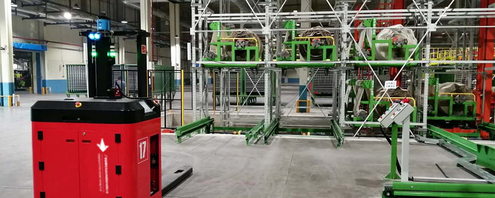 德泰克×某知名輪胎企業(yè) 堆垛式AGV現(xiàn)場案例.jpg 德泰克×某知名輪胎企業(yè) 堆垛式AGV現(xiàn)場案例.jpg