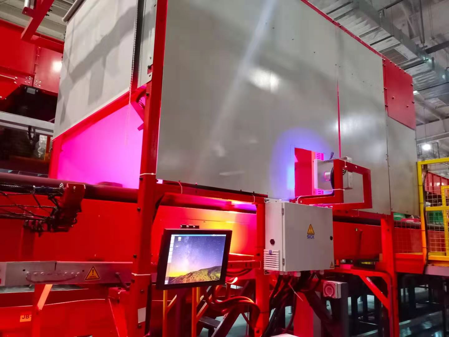 德泰克×順豐 小件分揀機(jī)頂掃自動(dòng)化改造項(xiàng)目案例.jpg